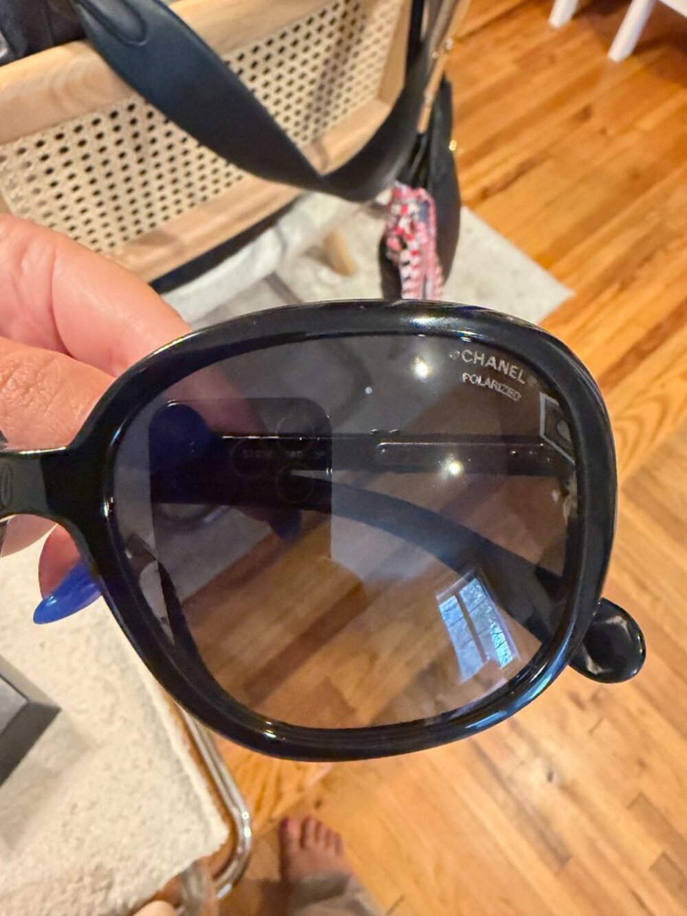 Chanel Black Oval Sunglasses - Picture 3 of 12